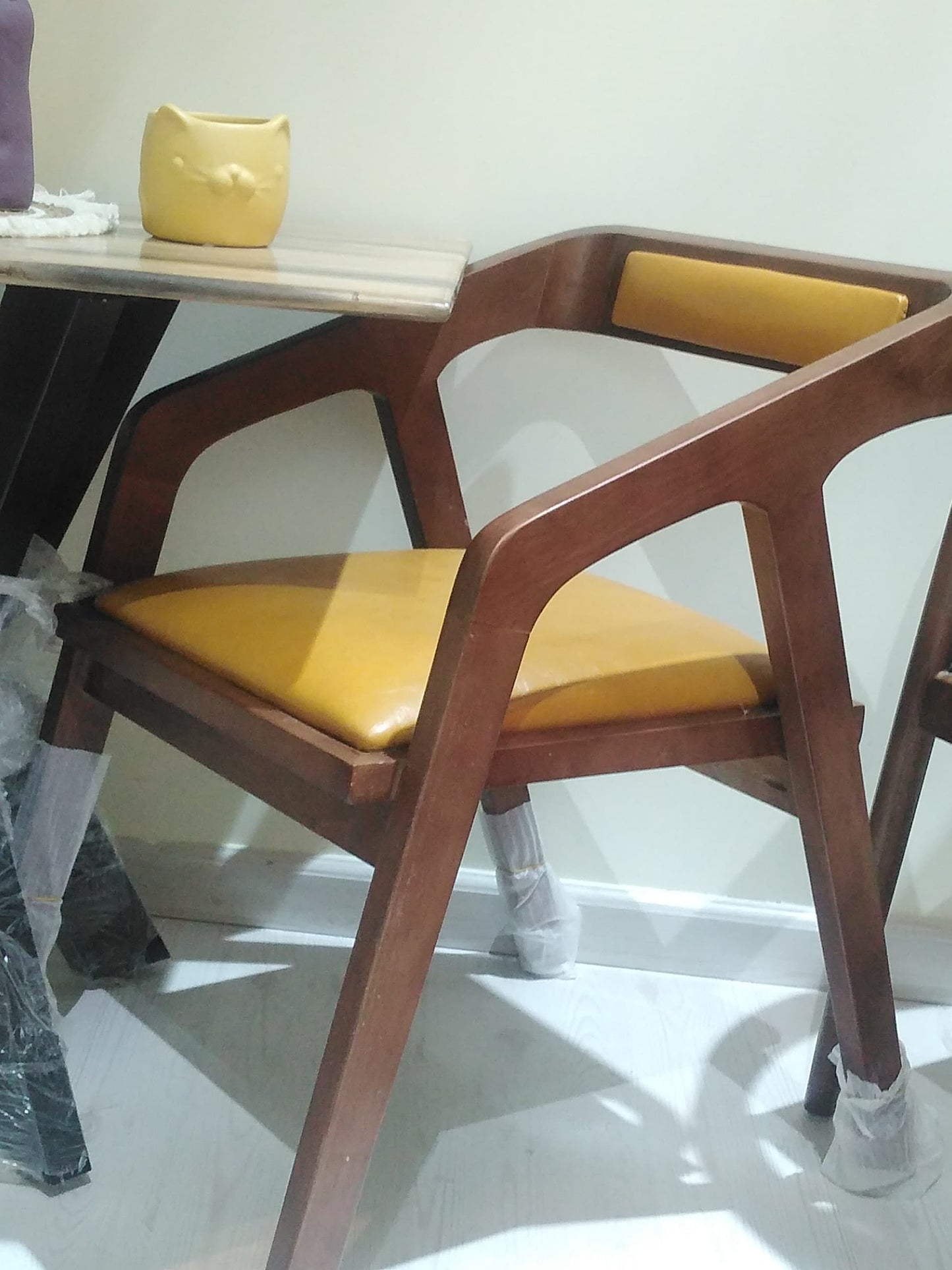 Discounted Price Dining set, Live Edge Wood Solid Dining Table - Saman Wood with PU Finish, Black Metal Legs - and Katakana chairs, Ideal for Home or Restaurant. Medium size with 4 chairs and Large Size with 6 chairs