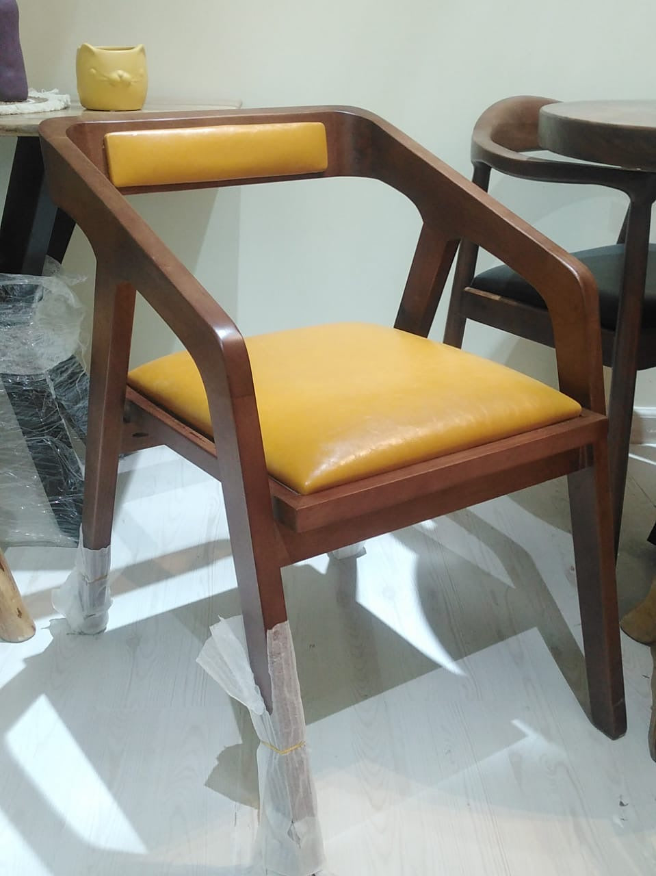 Discounted Price Dining set, Live Edge Wood Solid Dining Table - Saman Wood with PU Finish, Black Metal Legs - and Katakana chairs, Ideal for Home or Restaurant. Medium size with 4 chairs and Large Size with 6 chairs