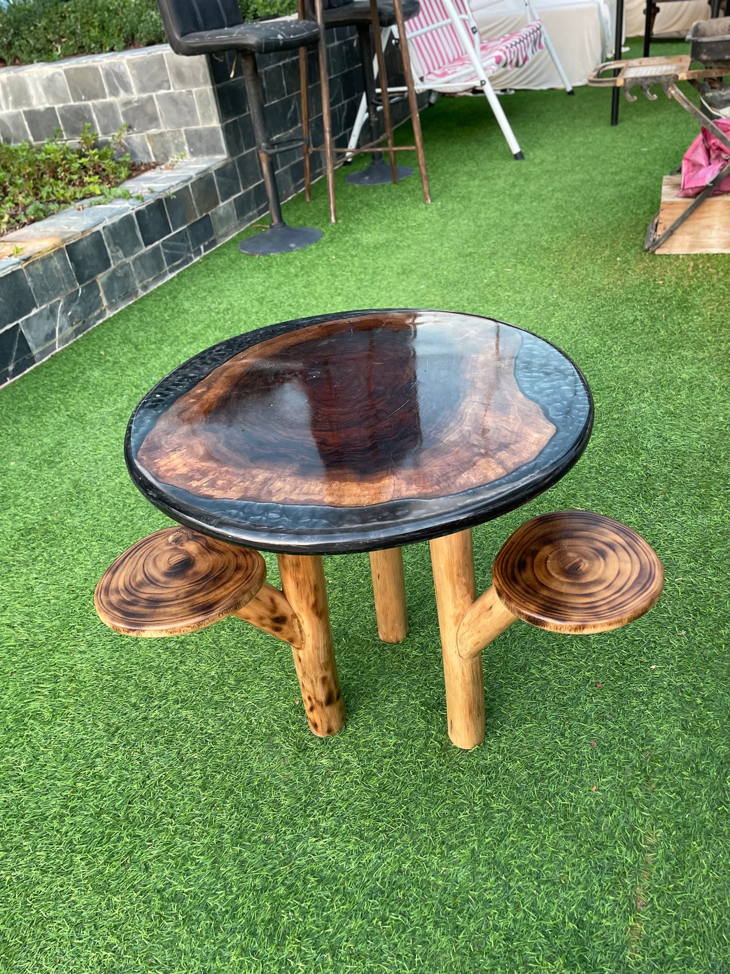 Hand-made Wood and Black Resin Round Coffee table