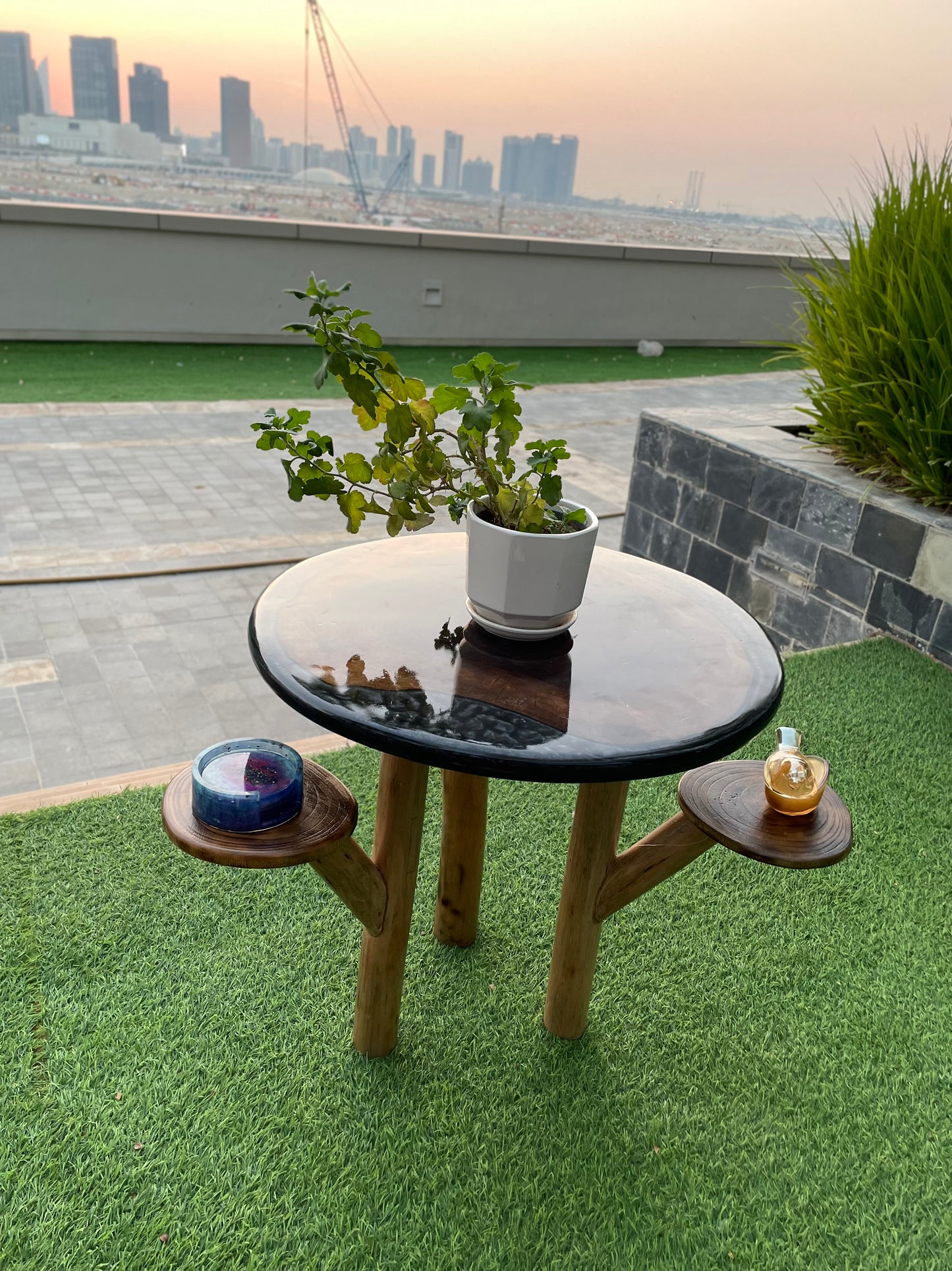 Hand-made Wood and Black Resin Round Coffee table