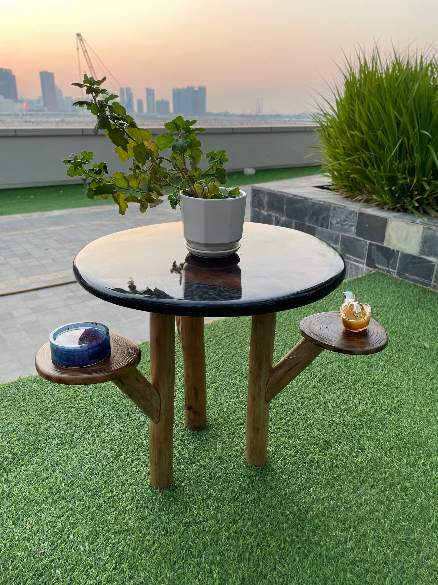 Hand-made Wood and Black Resin Round Coffee table