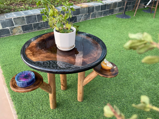 Hand-made Wood and Black Resin Round Coffee table