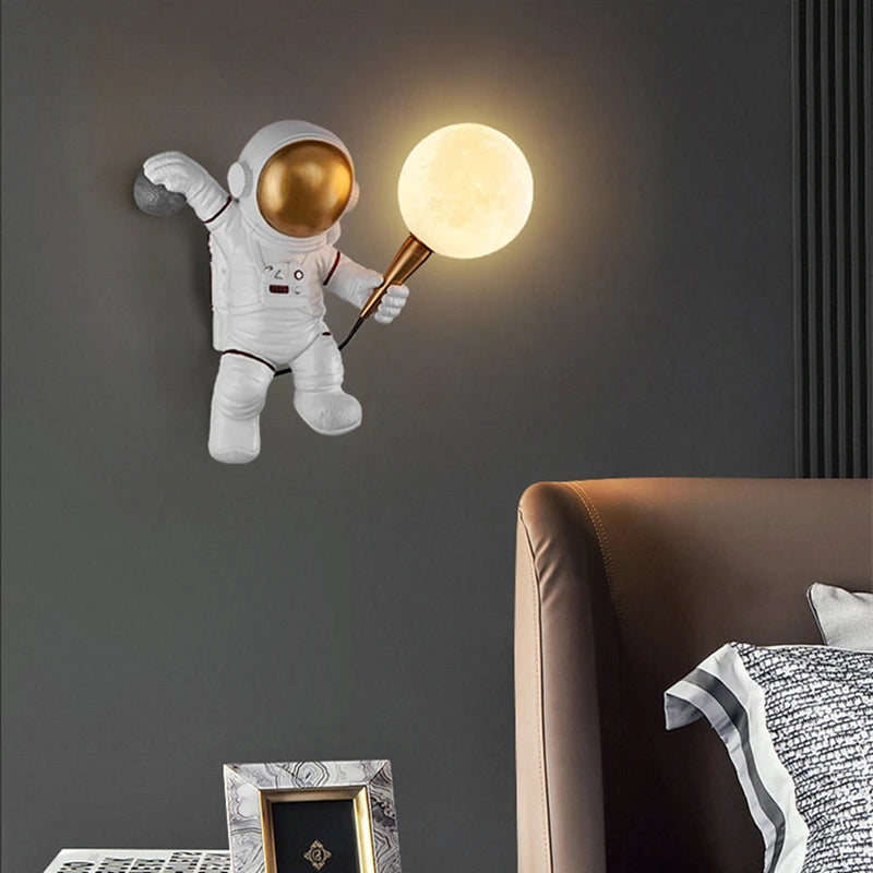 Nordic LED personality astronaut moon children&#39;s room wall lamp kitchen dining room bedroom study balcony aisle lamp decoration