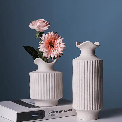 Ceramic Vase Set for Stylish Tabletop Floral Arrangements and Home Decor.