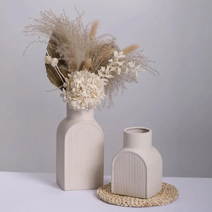 Tabletop Vase for Elegant Flower Arrangements and Home Decor.