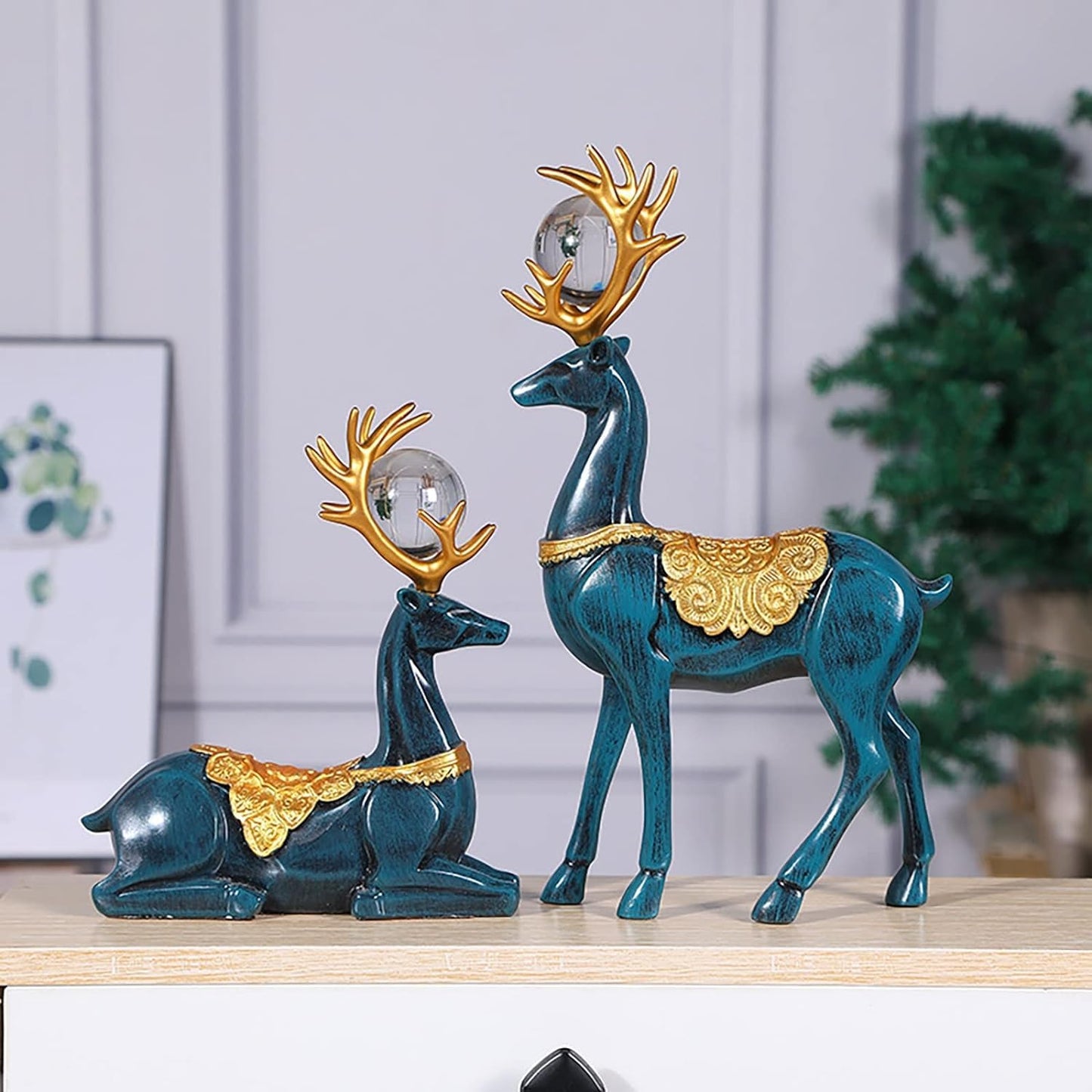 Dimensional Deer Delights; Elegant 3D Geometric Reindeer Statues for Home and Office Decor"